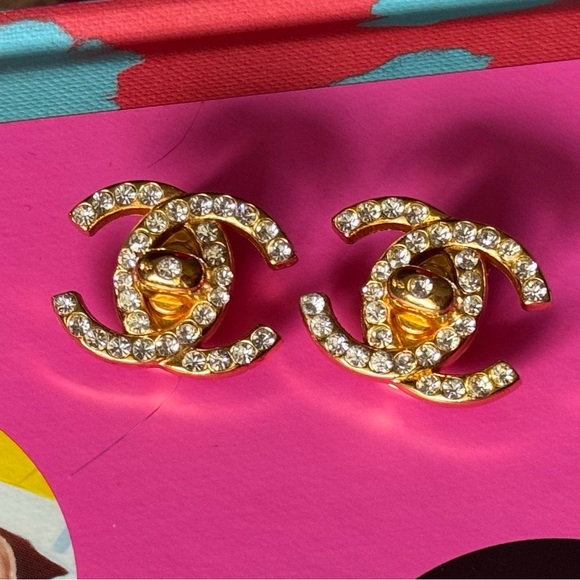 Vintage Chanel CC Turnlock Gold & Crystal Earrings - Picture 8 of 15